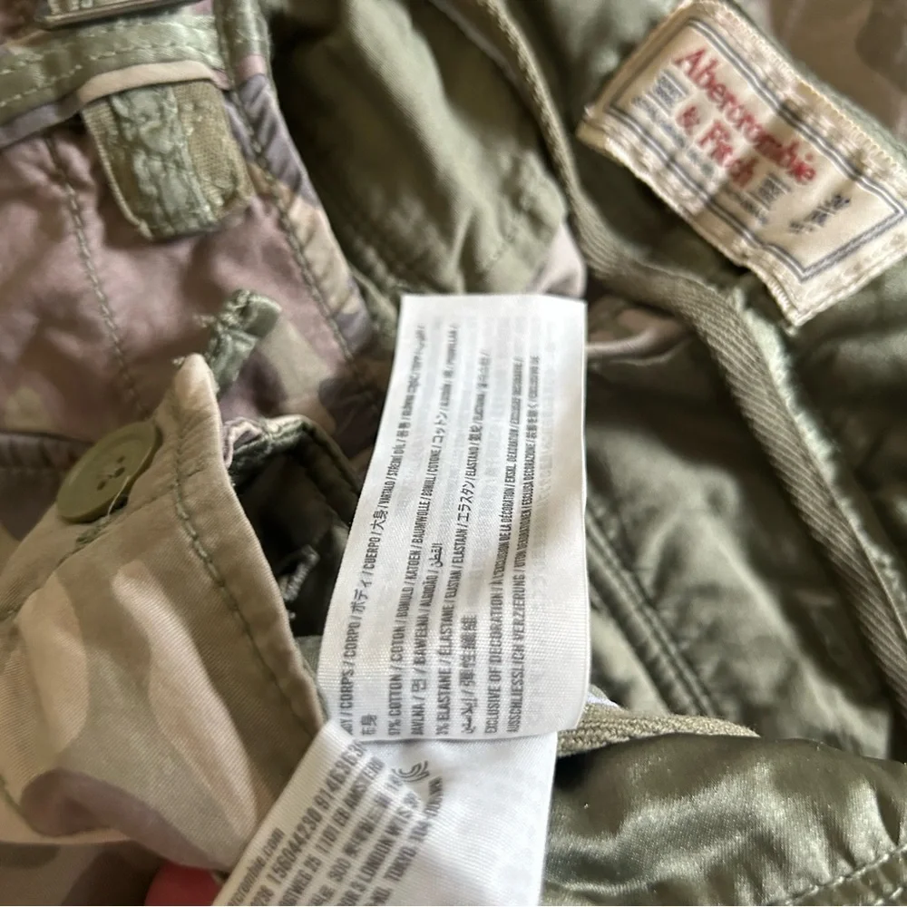 VTG Y2K 2000s Grunge Utility Abercrombie & Fitch Baggy Camo Cargo Pants 10 Long - Picture 7 of 8